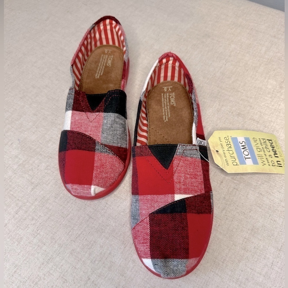 Toms Youth Classic Plaid Slip On Shoes Size 5